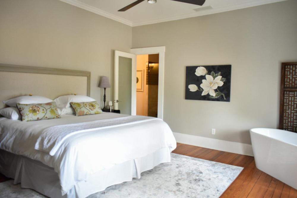 Sparrow Grove Manor Monroe Ruang foto