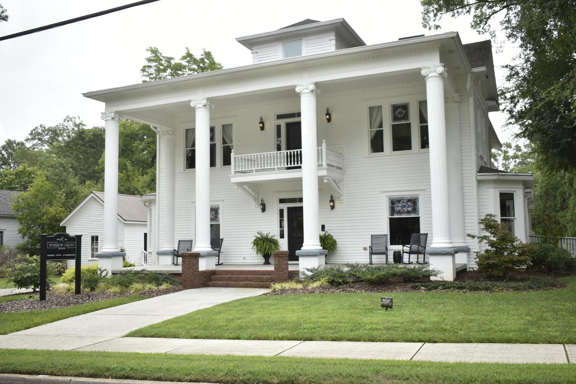 Sparrow Grove Manor Monroe Bagian luar foto